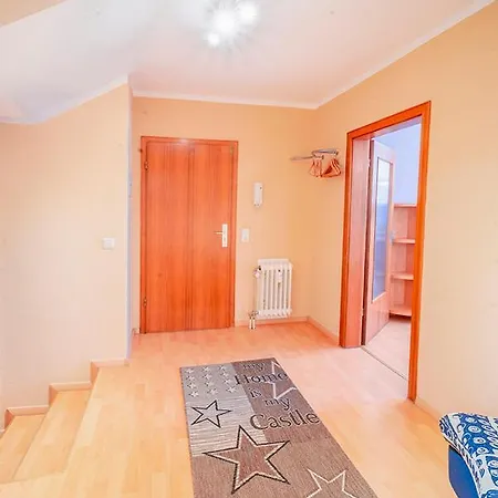 Schone 3 Apartment *